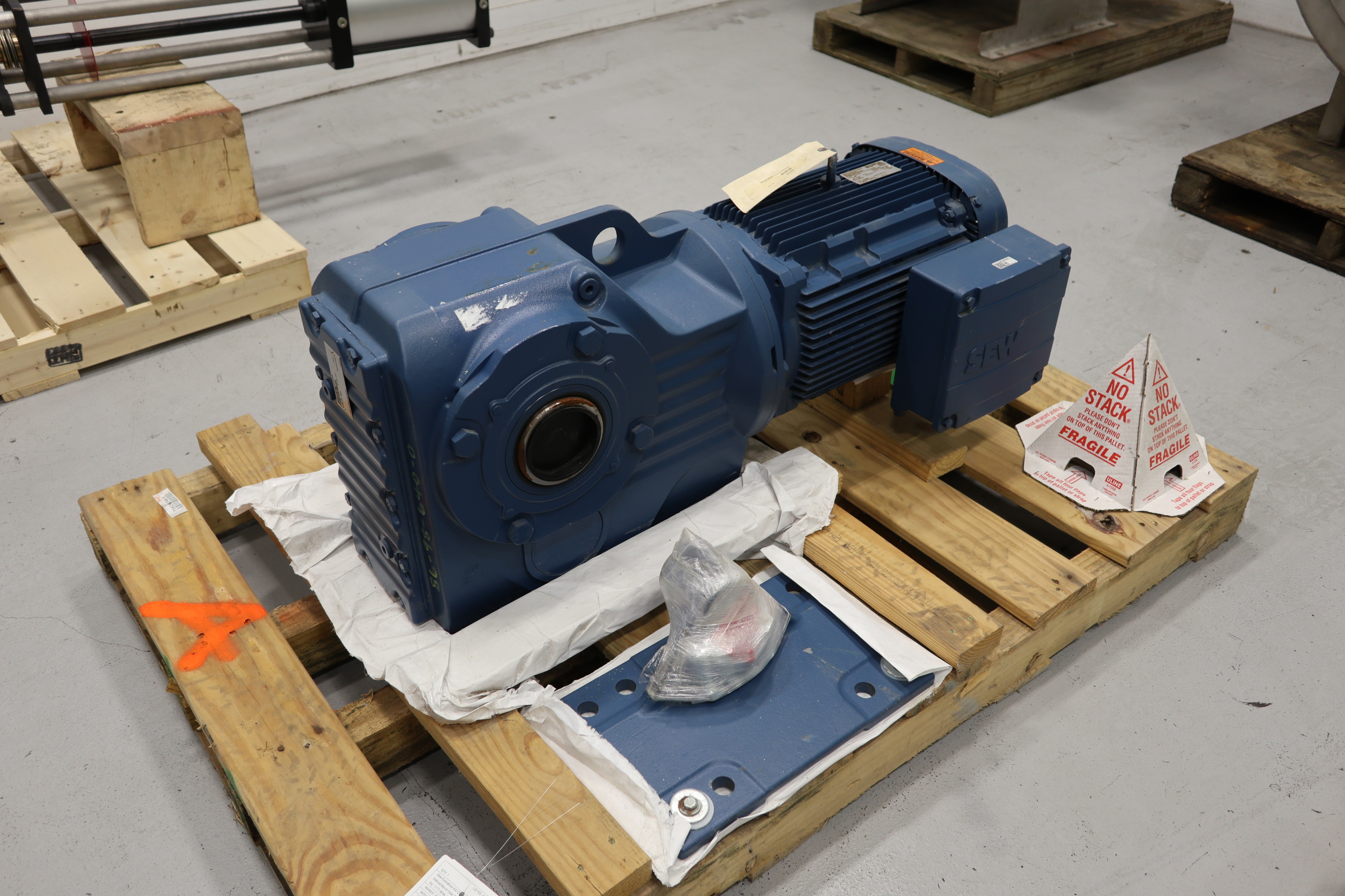 Unused Sew-Eurodrive KA107/T DRN160L4/DH Helical-Bevel Gear Drive #47691