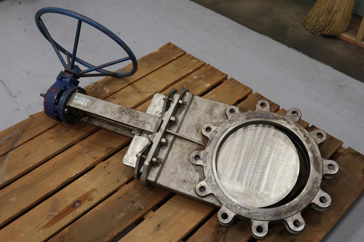 Used A-C Valve Inc. 77 A6N 12" Hand Operated Knife Gate Valve #47605