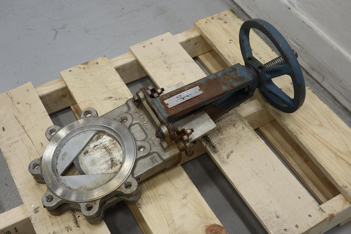 Used Dezurik KGLV 6" Hand Operated V-Port Knife Gate Valve #47430