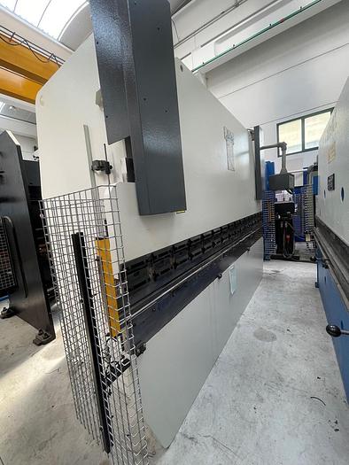 Usato PIEGATRICE SALA IDRAULICA 3000X110 TON