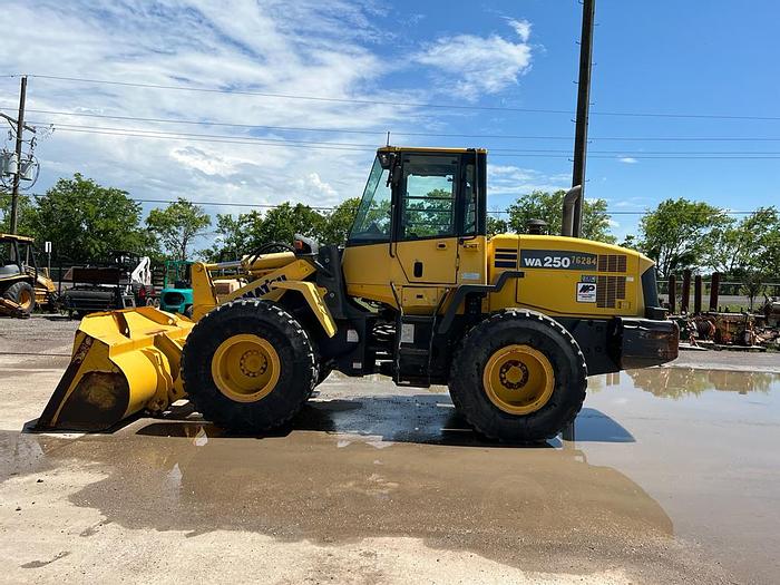 Used 2011 KOMATSU WA250-6 WHEEL LOADER