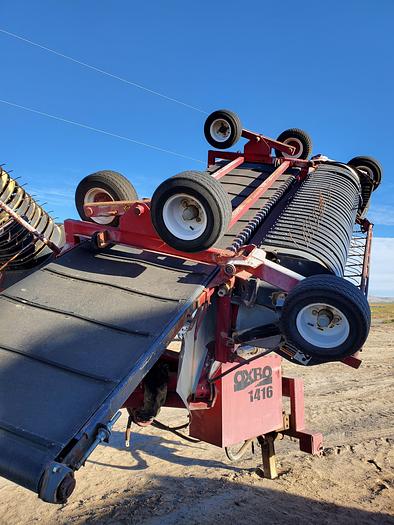 Used Oxbo 1416 Hay Merger