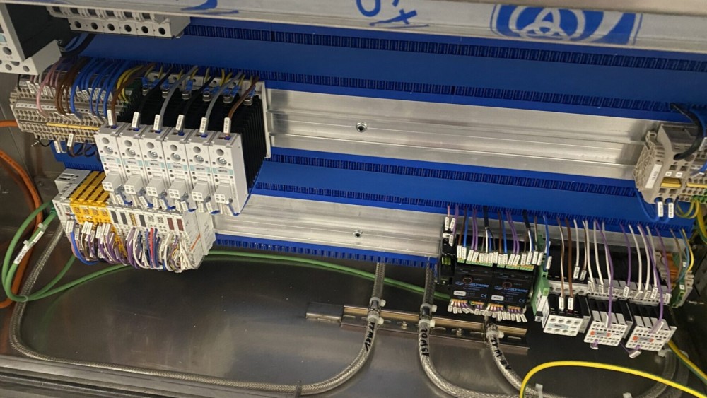 Used Multivac R275CD thermoformer SKIN-pack