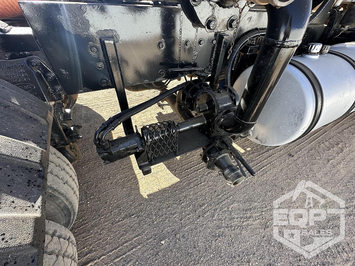 Used 2015 Peterbilt 389 5k pump truck