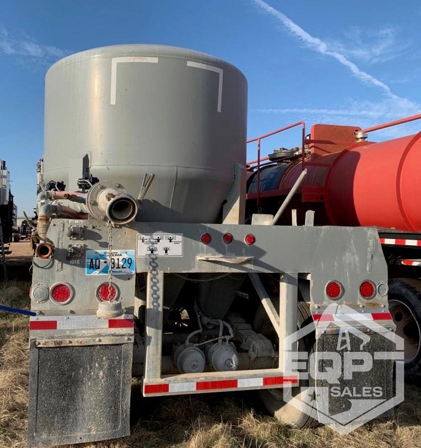 Used (SOLD) 660 cu ft Cement Bulk Trailer