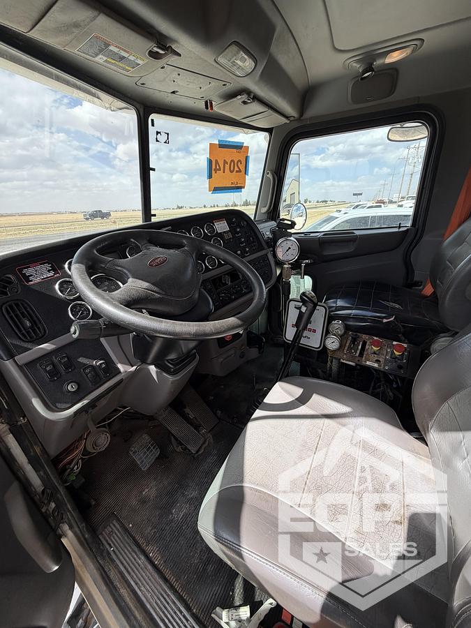 Used 2014 Peterbilt Pump Truck