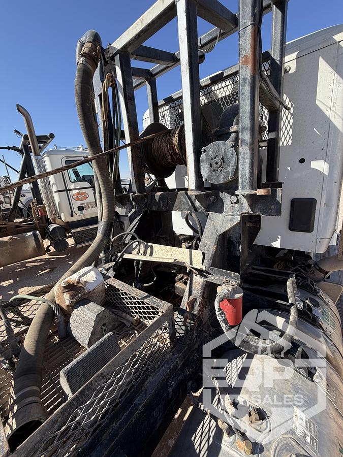 Used 2023 Peterbilt 567 winch truck