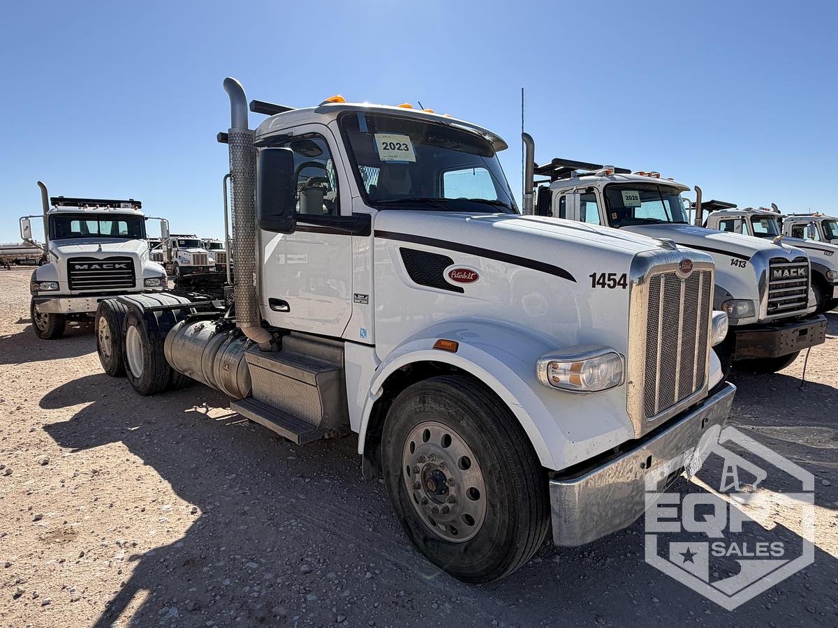 Used 2023 Peterbilt 567 winch truck