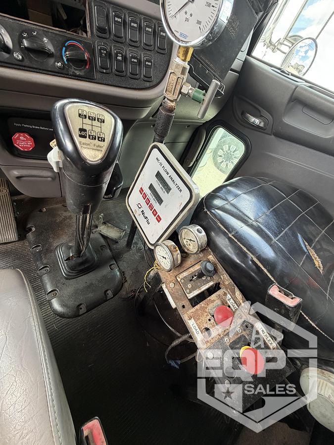 Used 2014 Peterbilt Pump Truck