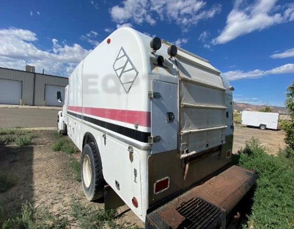 Used (SOLD) 2002 Sterling Wireline Plugging Truck