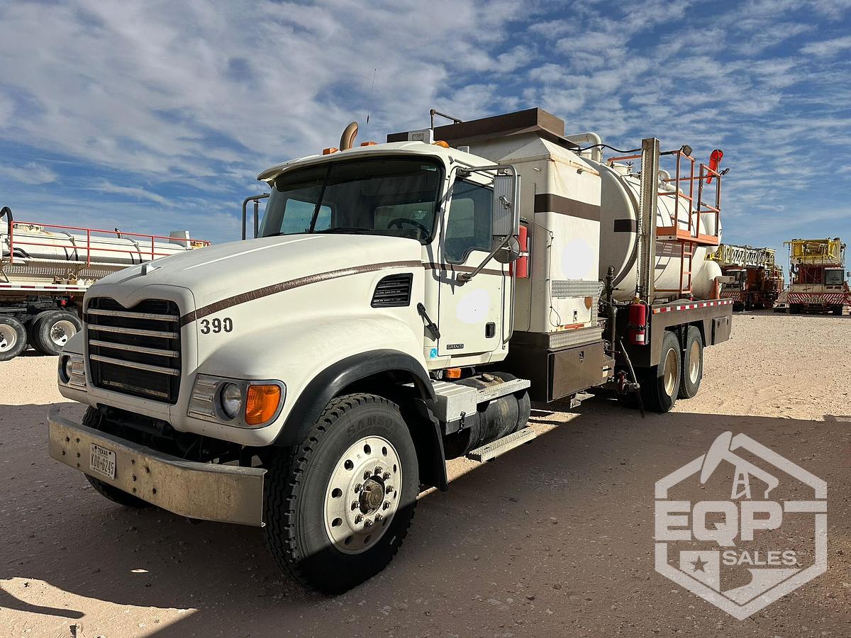 Used 2006 Mack Hot oil