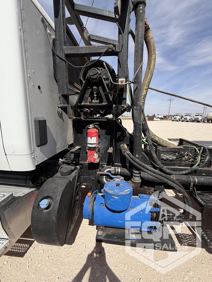 Used 2023 Peterbilt 567 winch truck