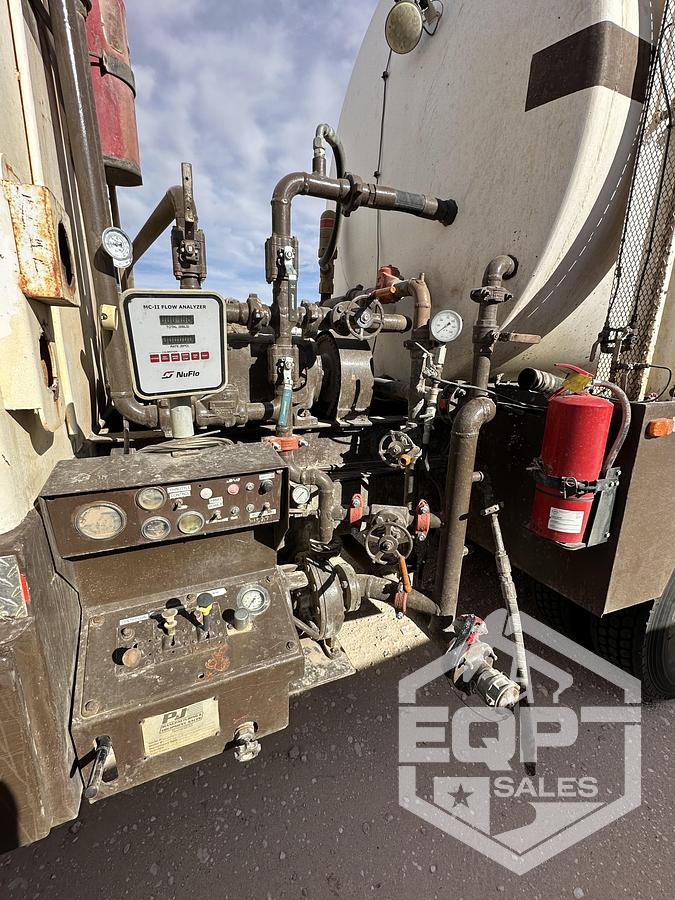 Used 2006 Mack Hot oil