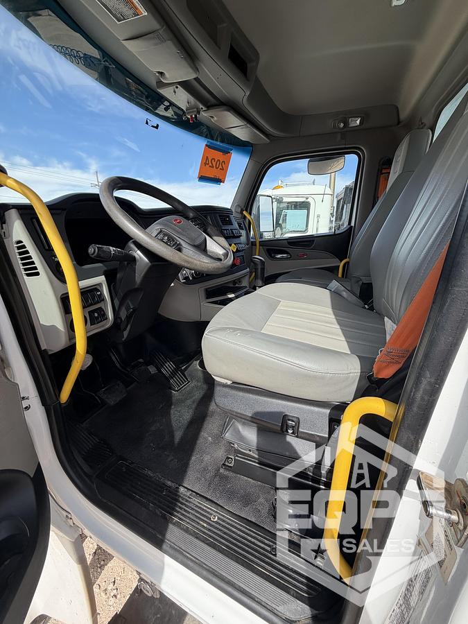 Used 2024 Peterbilt  567