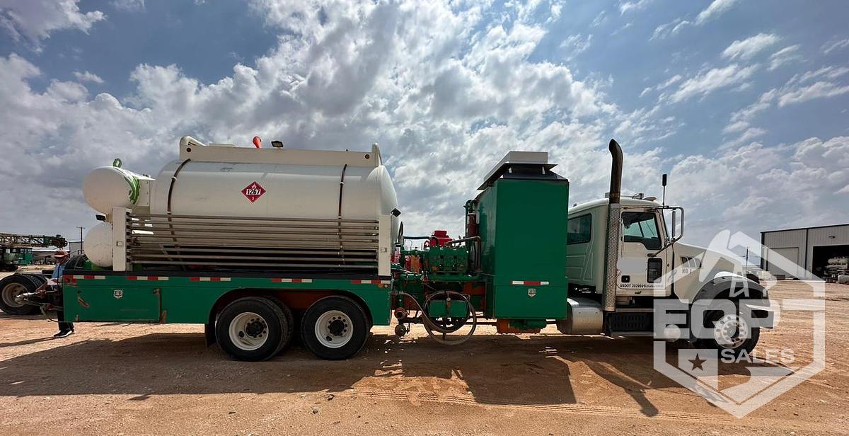 Used 2013 Mack Gu713