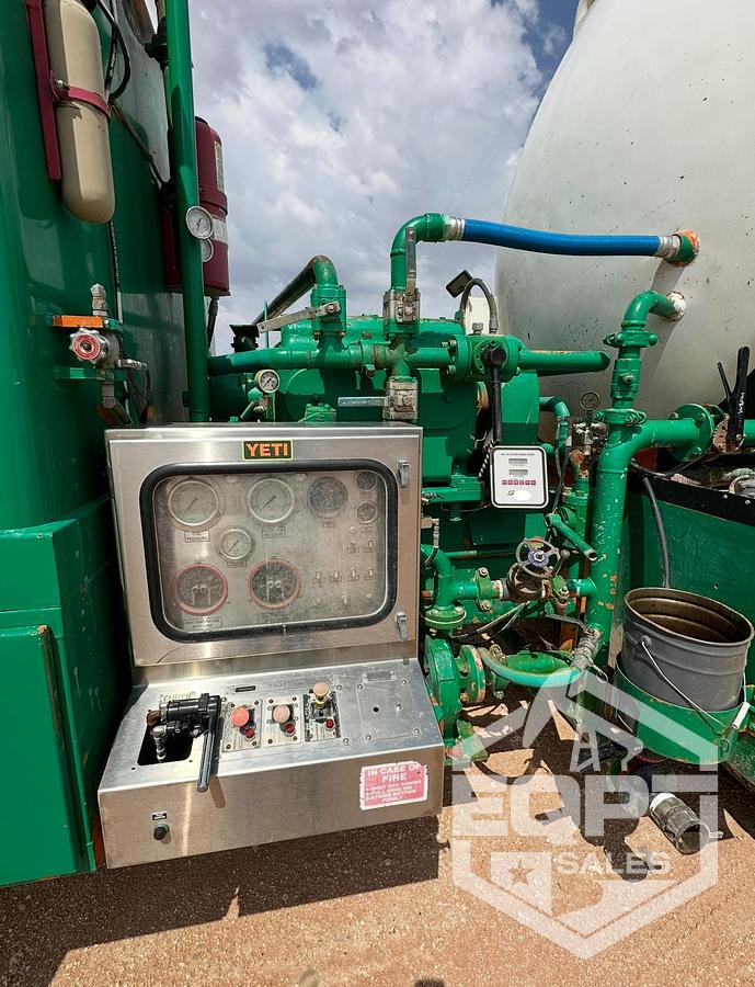 Used 2013 Mack Gu713