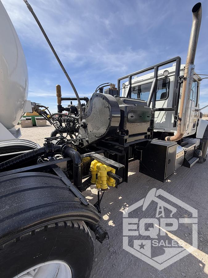 Used 2014 Mack Gu713