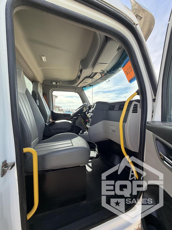 Used 2024 Peterbilt  567
