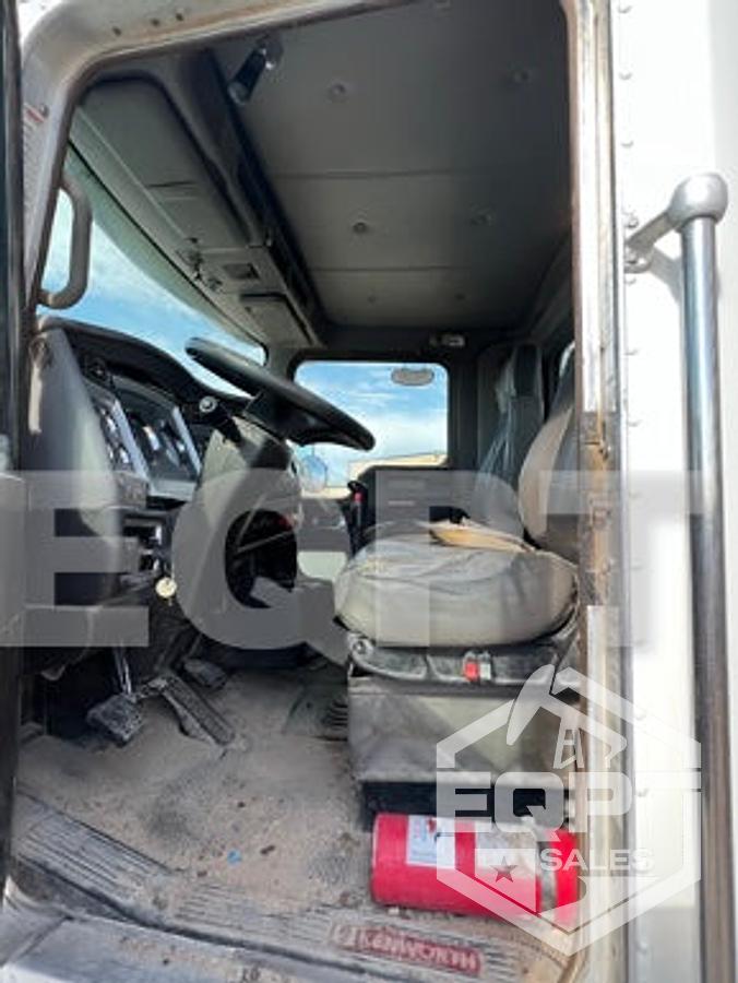 Used (SOLD) 2014 Kenworth T800 Hot Oil Truck