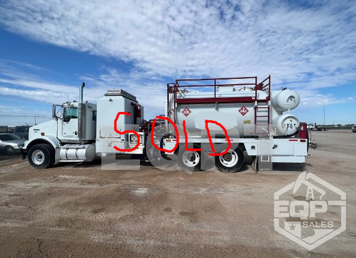 Used (SOLD) 2014 Kenworth T800 Hot Oil Truck