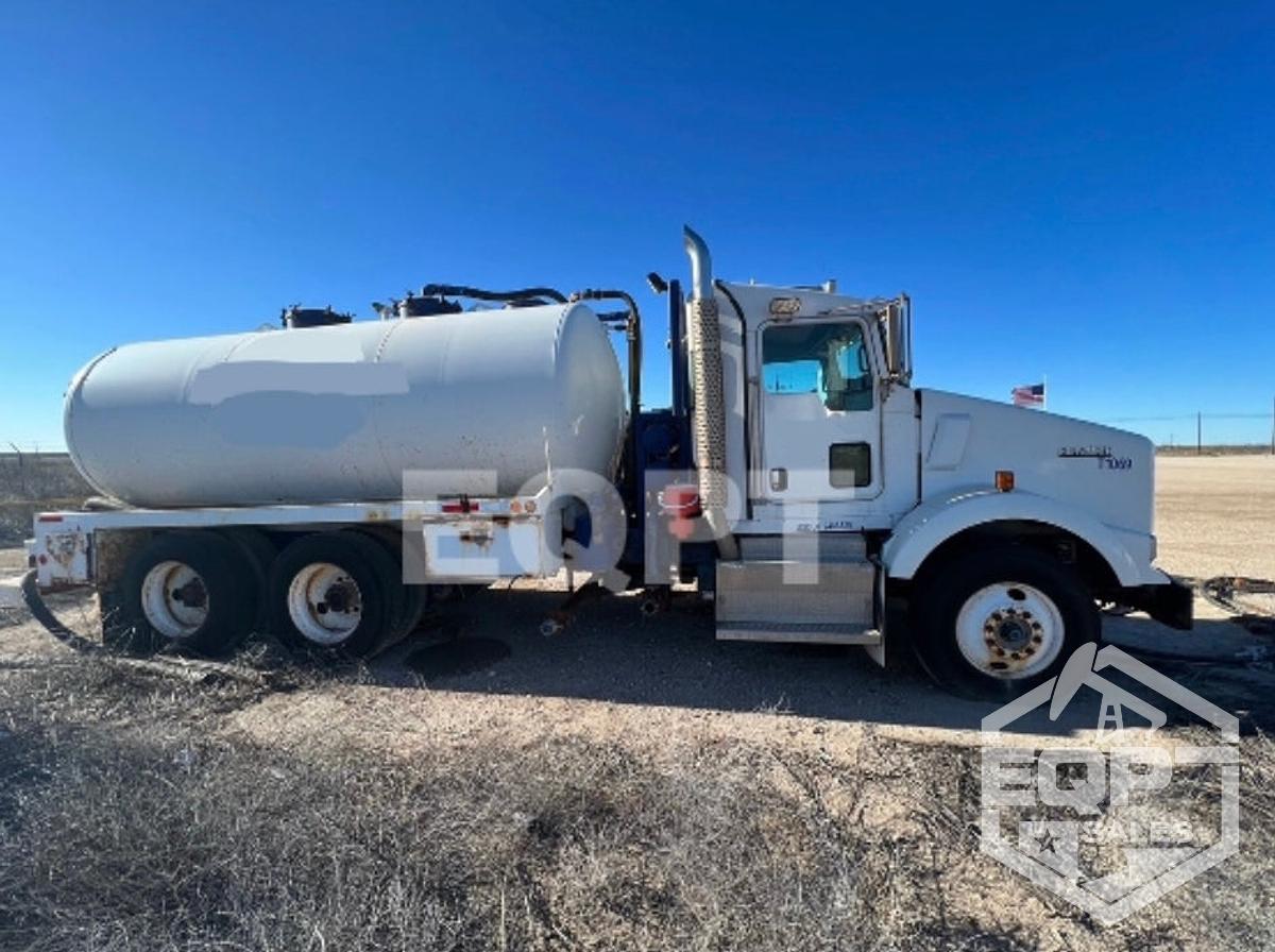 Used (SOLD) 2012 KW T800 Vac Truck