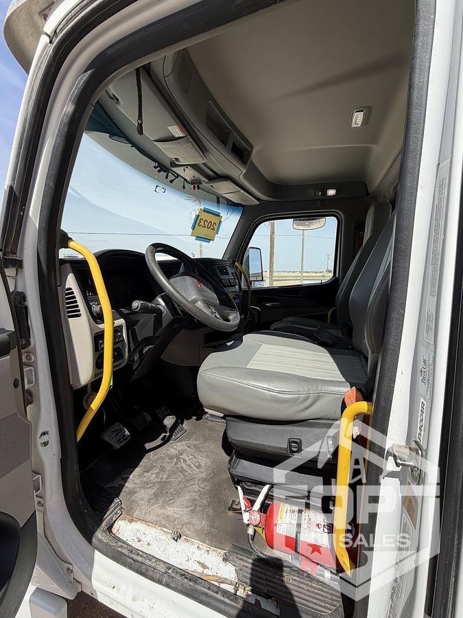 Used 2023 Peterbilt 567 winch truck