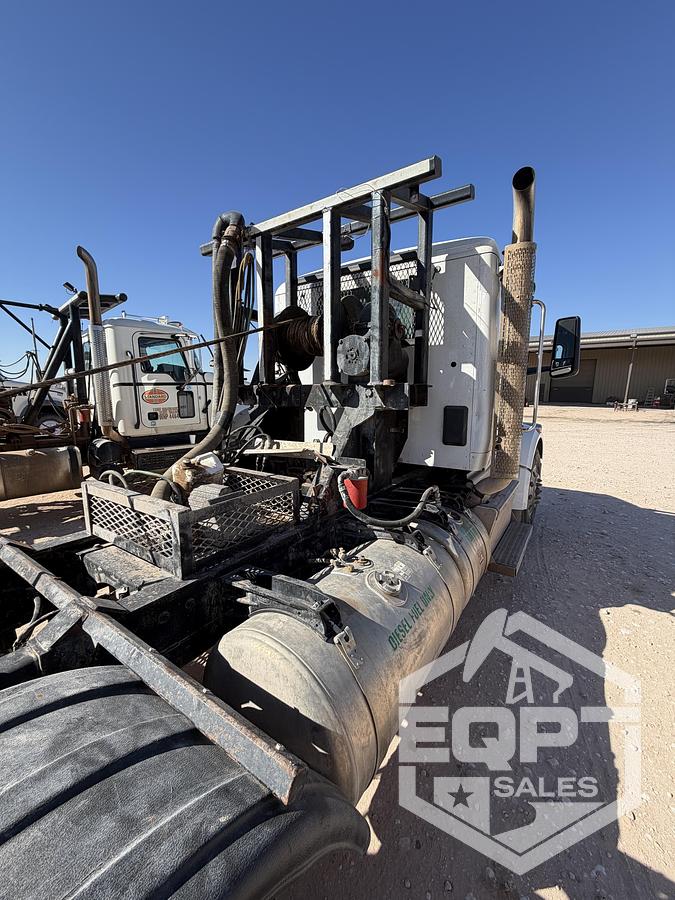 Used 2023 Peterbilt 567 winch truck