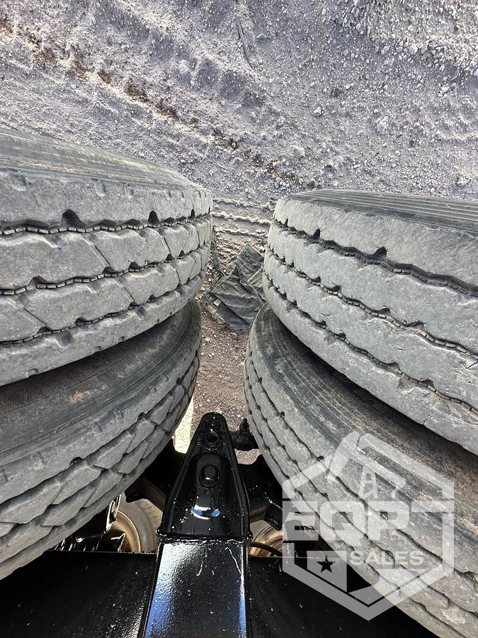 Used 2015 Peterbilt 389 5k pump truck