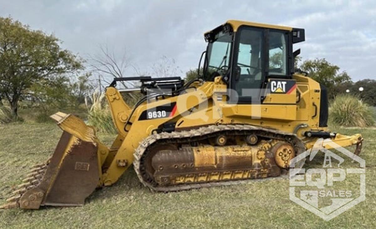 Used (SOLD) 2015 CATERPILLER 963D