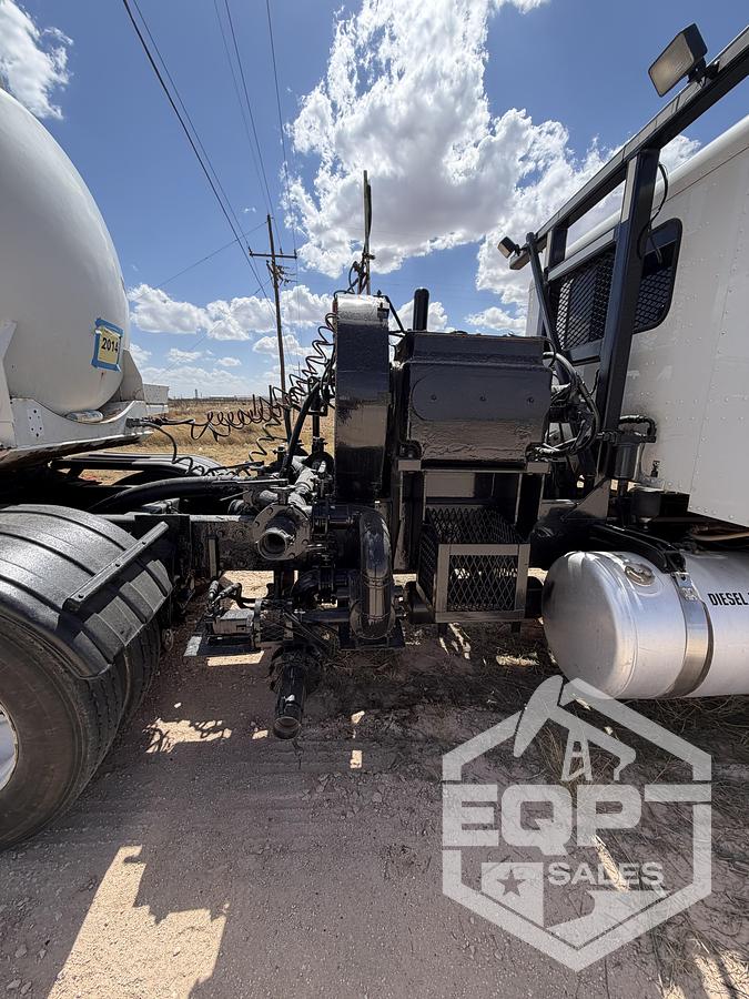 Used 2014 Peterbilt Pump Truck