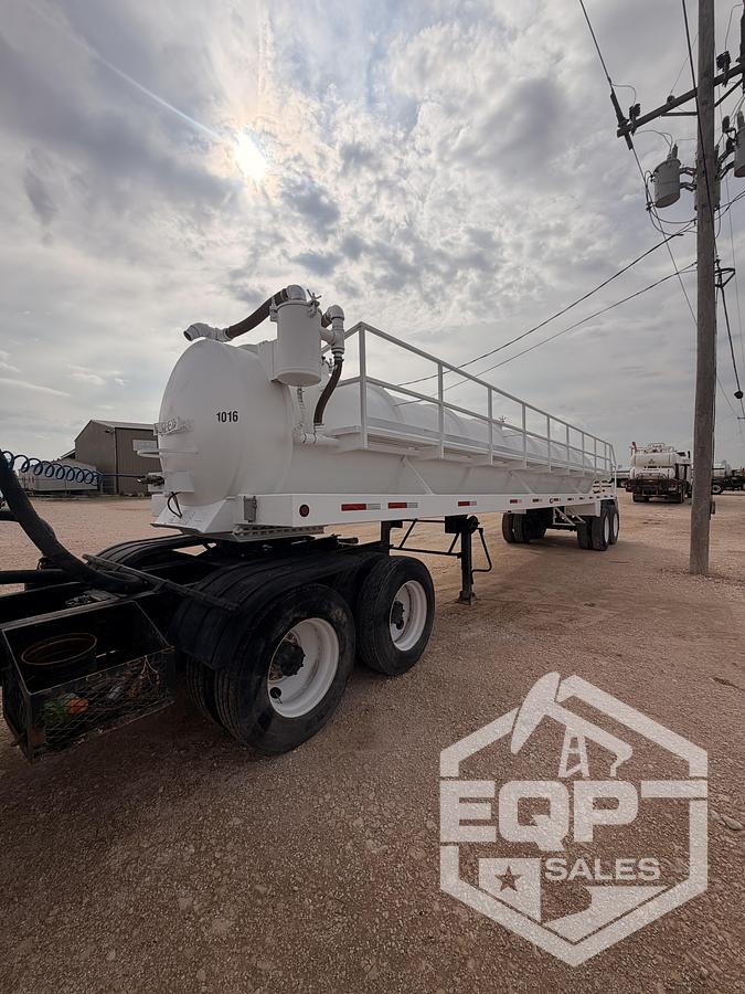 Used LEE 130bbl vacuum trailer