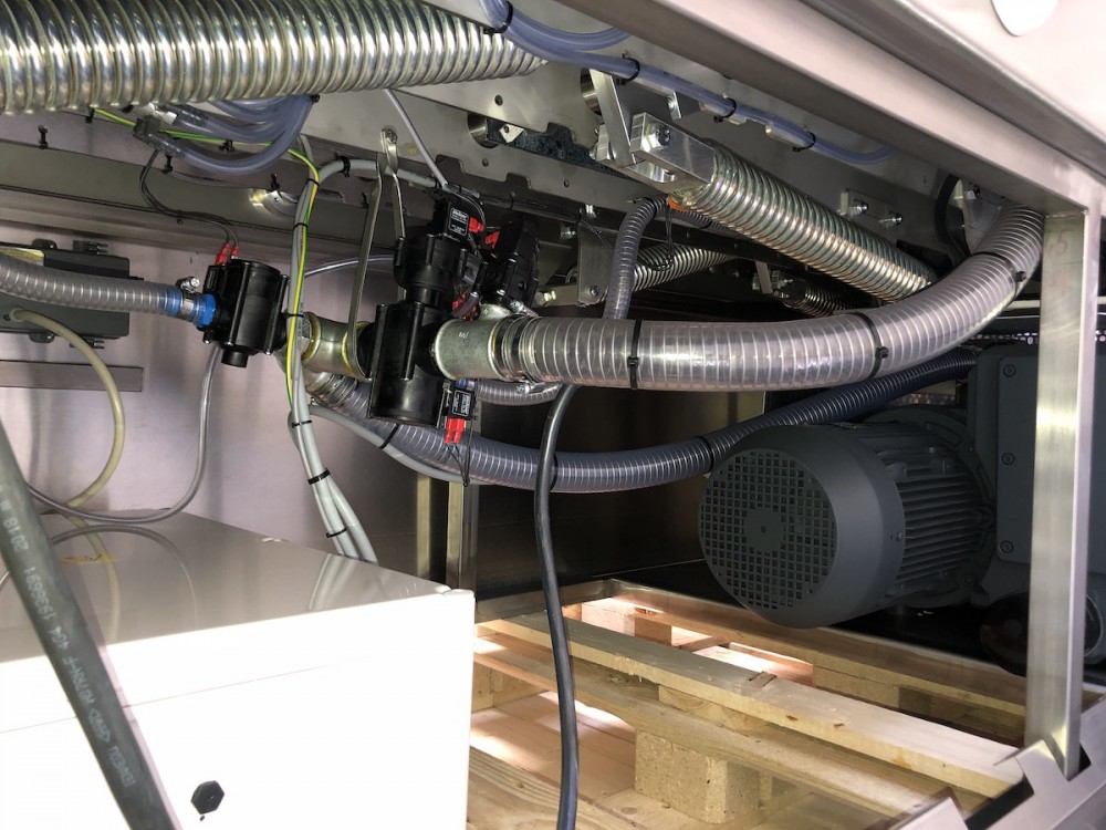 Used Boss Titan-X 950 vacuum machine