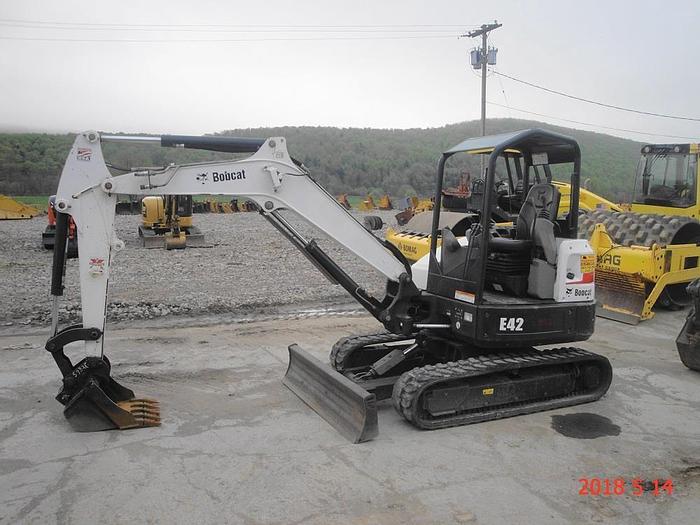 Used 2014 BOBCAT E42