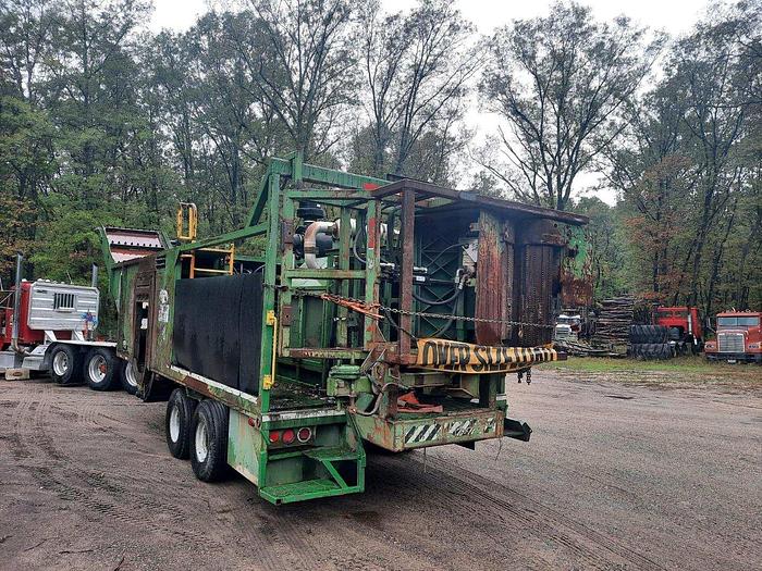 Used 1990 Manitowoc flail debarker 2042/ Two Unit Deal