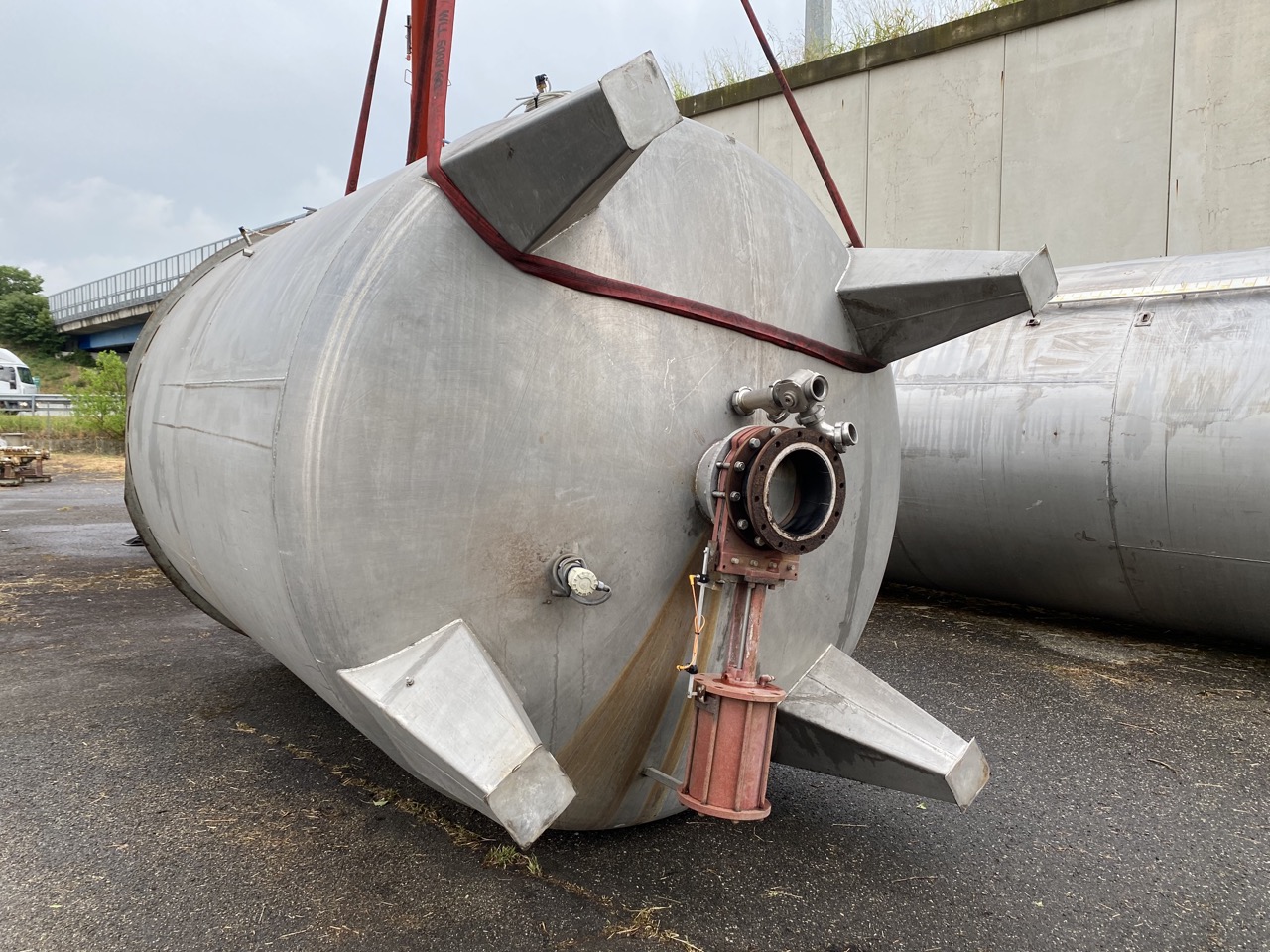 Usato Serbatoio con agitatore, da 27600 Litri