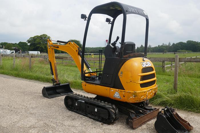 Used 2015 JCB 8018 CTS