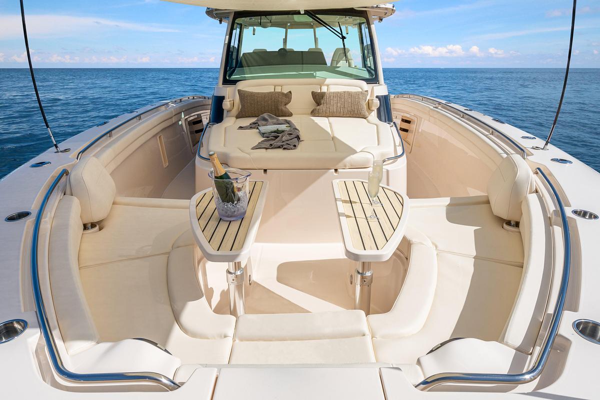 Canyon 456
45' CENTER CONSOLE