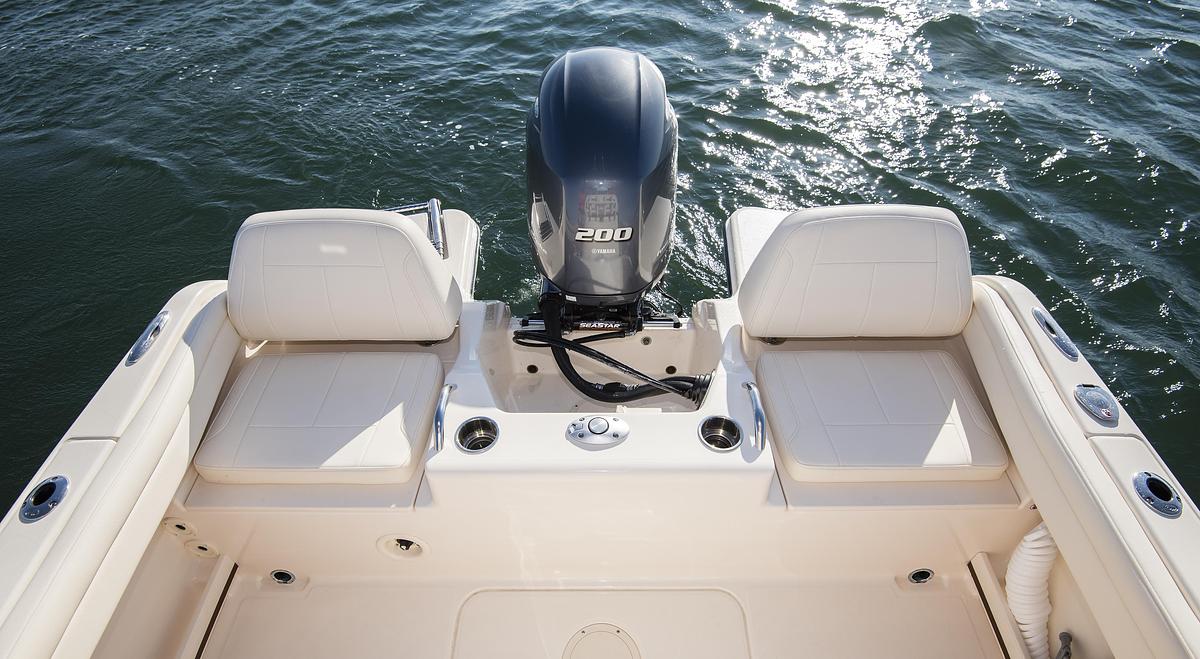 Fisherman 216 21' CENTER CONSOLE
