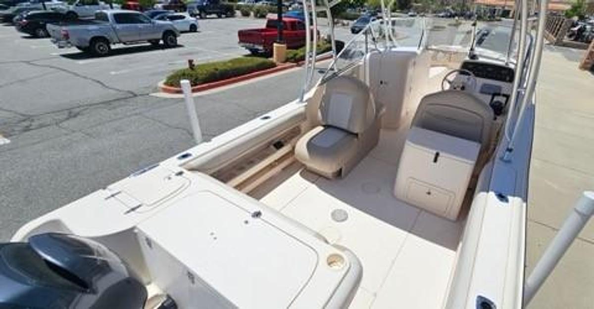 Used 2011 Grady-White Freedom 275