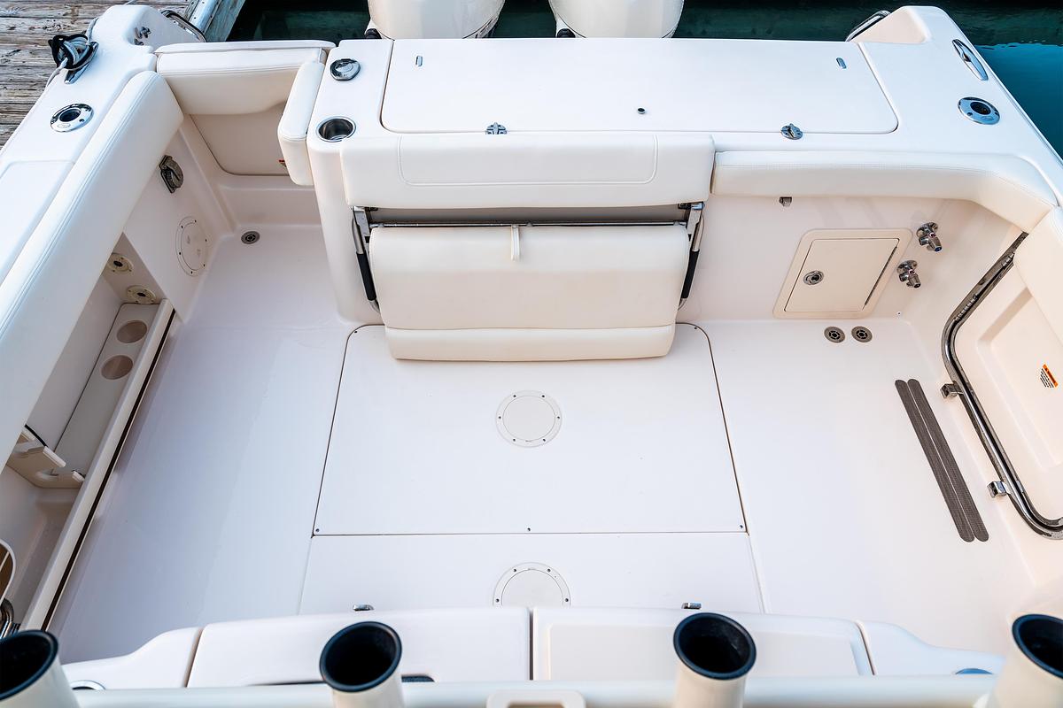 Canyon 306
30' CENTER CONSOLE