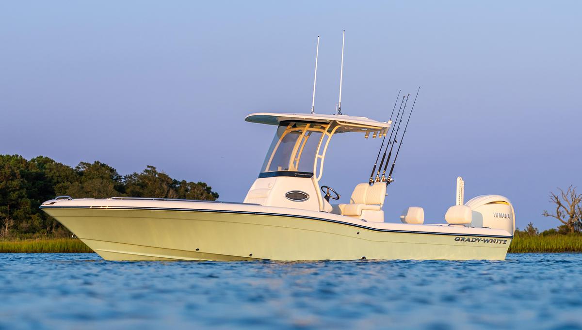 251 CE
25' COASTAL EXPLORER