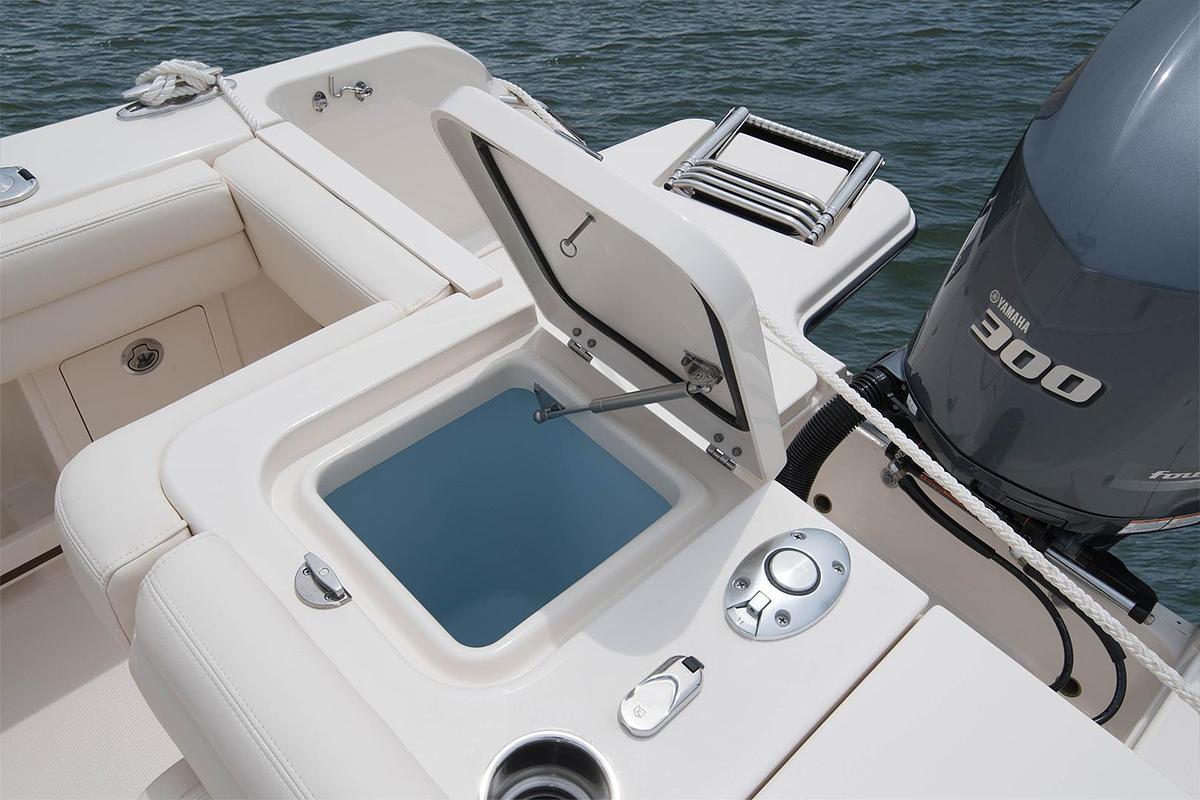 Freedom 235
23' DUAL CONSOLE