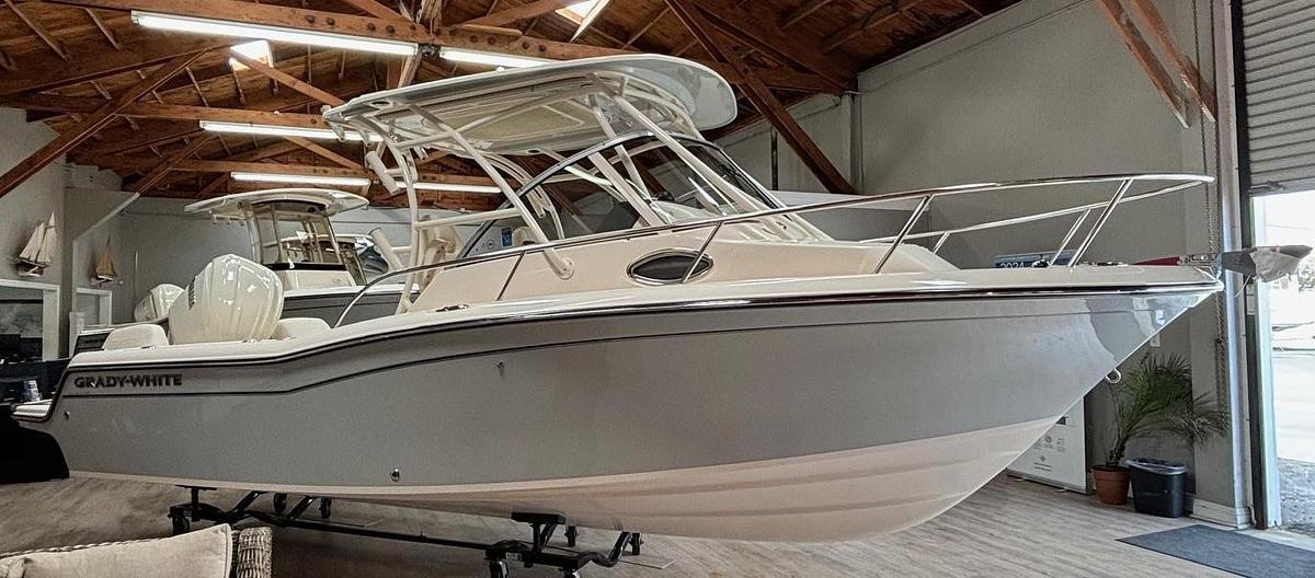 2024 Grady-White Adventure 218