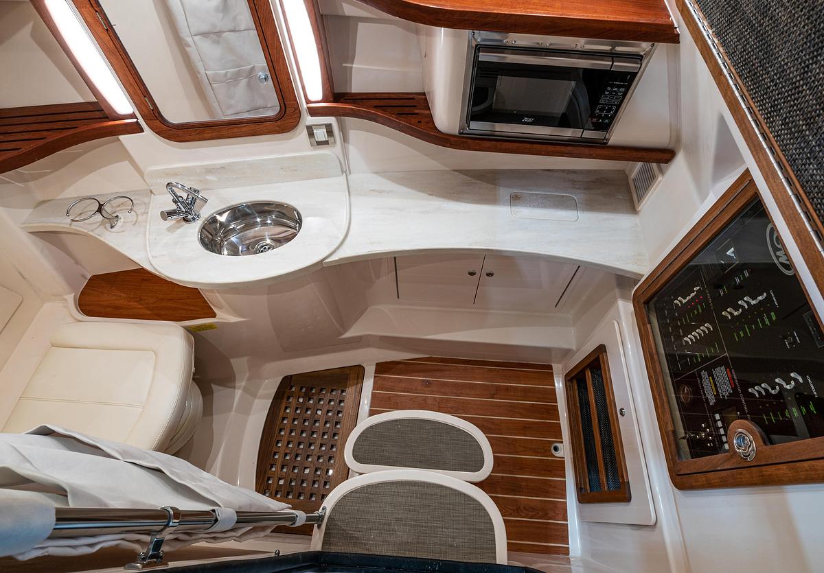 Freedom 375  37' DUAL CONSOLE