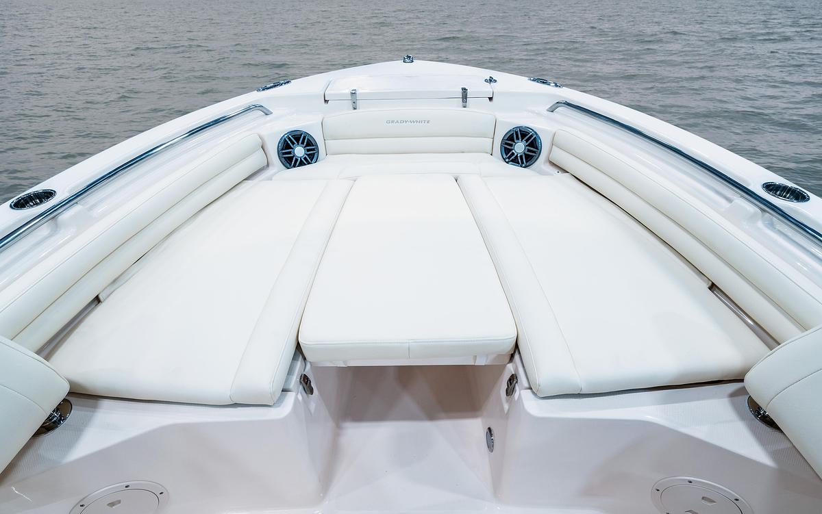 Fisherman 216 21' CENTER CONSOLE