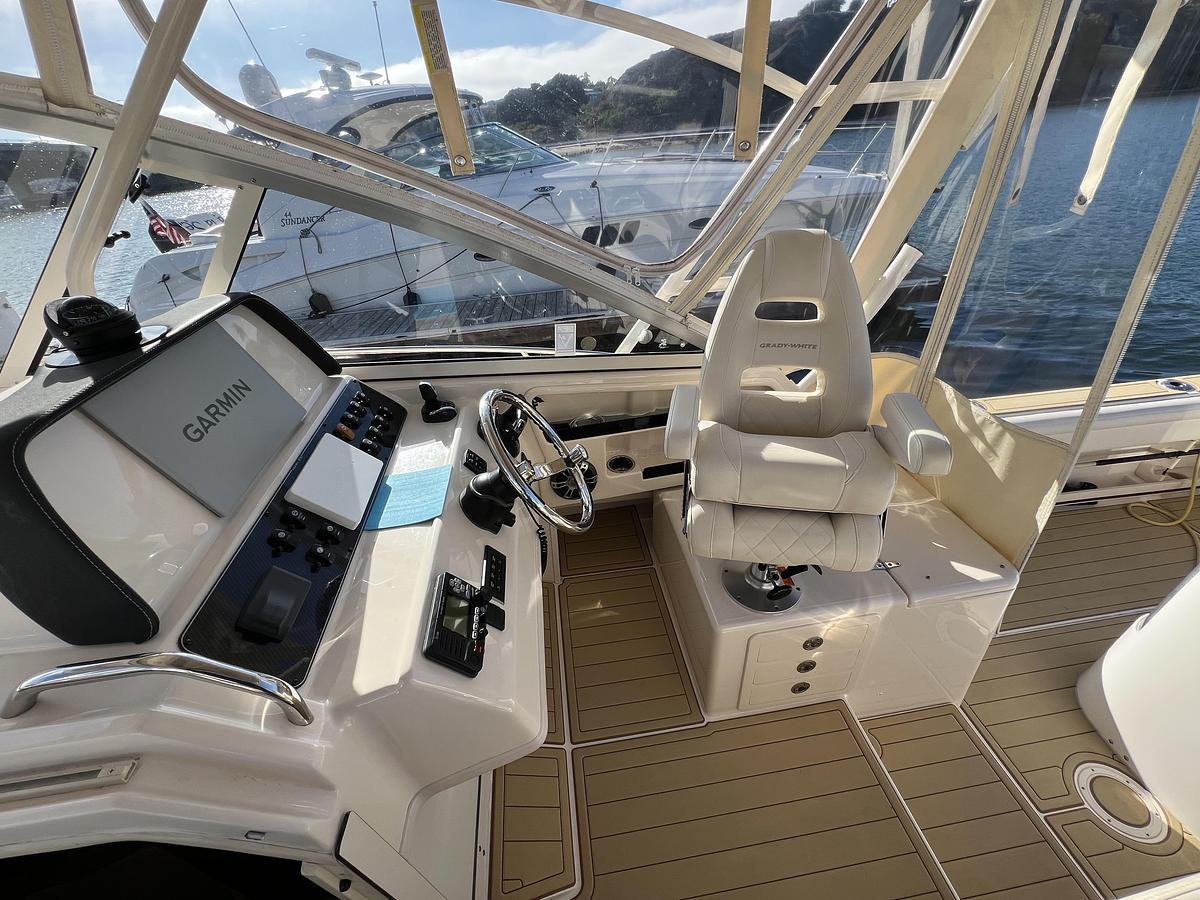 Used 2021 Grady-White Marlin 300