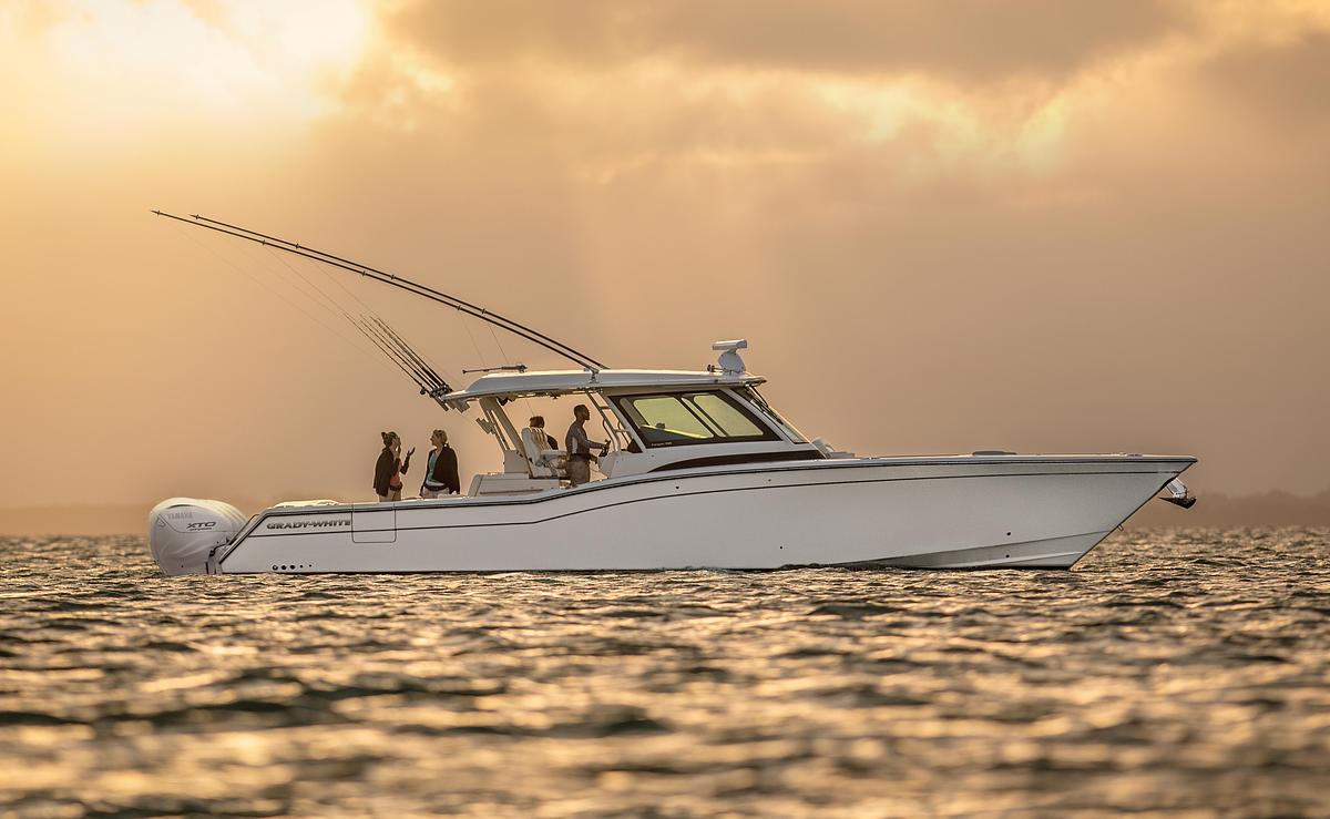 Canyon 456
45' CENTER CONSOLE