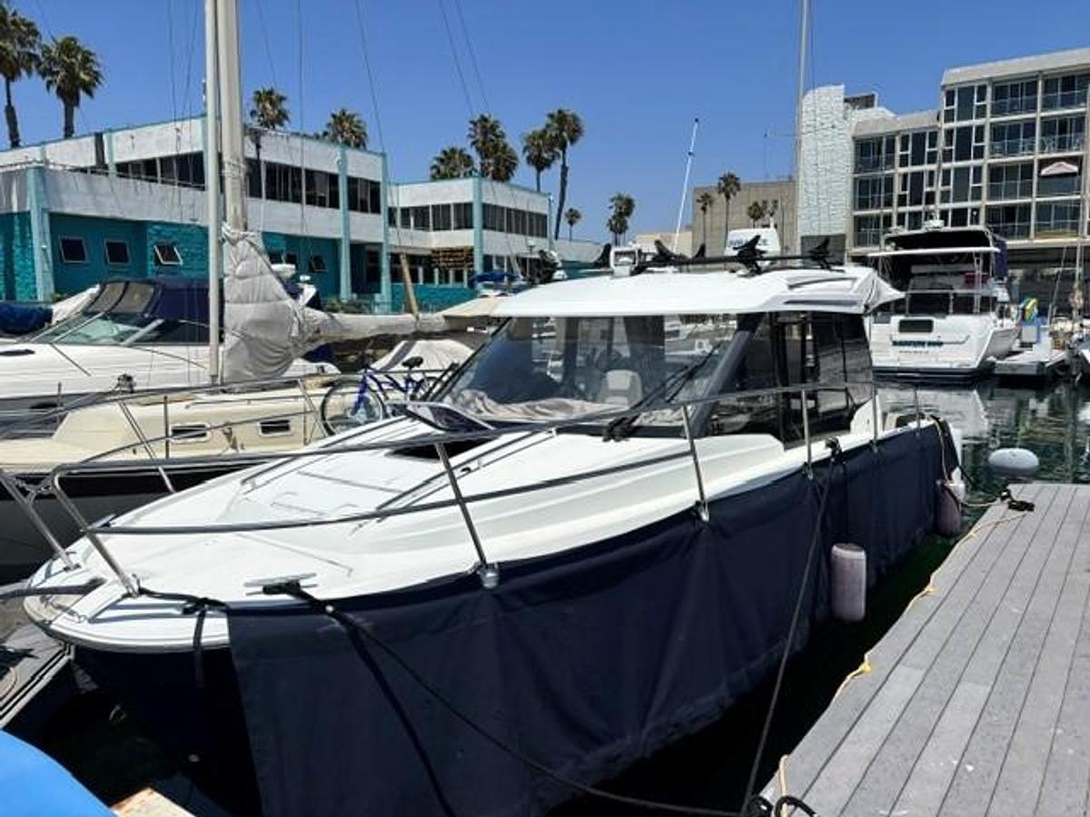 Used 2019 Jeanneau NC895 Offshore