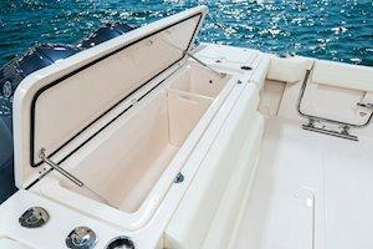 2026 Grady-White Express 370