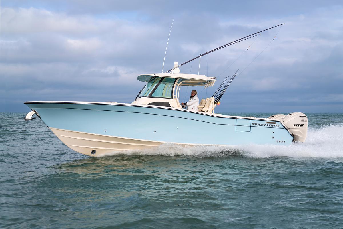 Canyon 336
33' CENTER CONSOLE